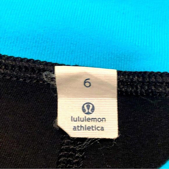 LULULEMON A Go Go Crop with Skirt in Black Women’s 6 Black/Twin Stripe. - Picture 10 of 13